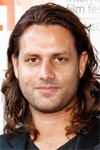 Adam Bousdoukos filmy, zdjęcia, biografia, filmografia | Kinomaniak.pl