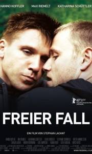 Siła przyciągania online / Freier fall online (2013) | Kinomaniak.pl